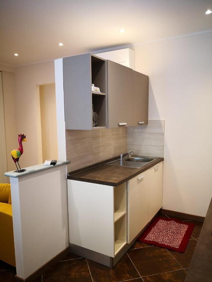 La Porta Rossa Apartment Vado Ligure Exterior photo